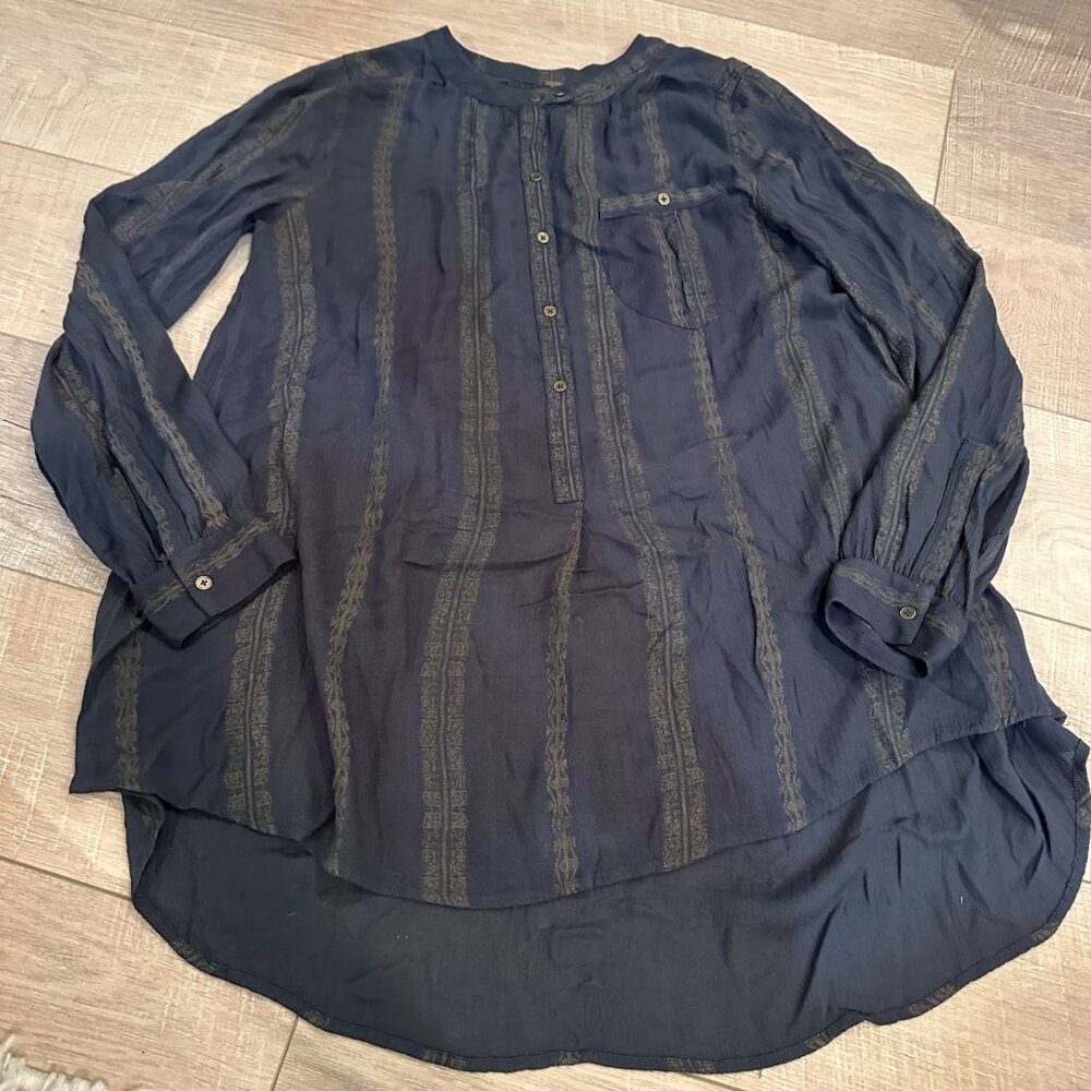 Free People XS Long Sleeve Navy Tunic Blouse W/ Button Front Rayon Material